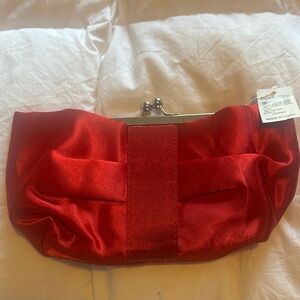 Red clutch